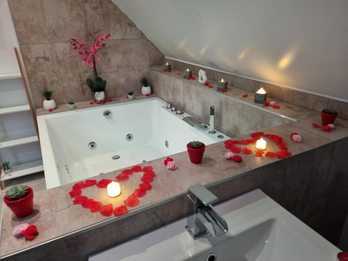 Studio Jacuzzi Au Centre Colmar Exterior photo